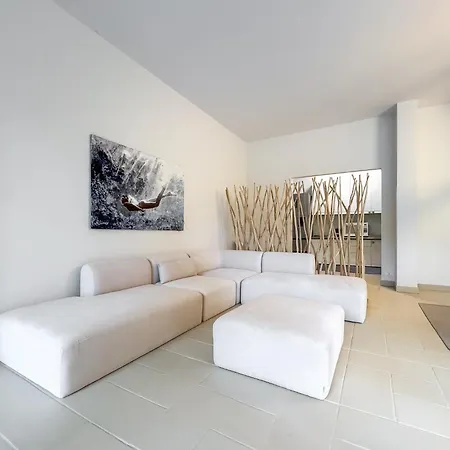 Apartment Out Finish Royal *