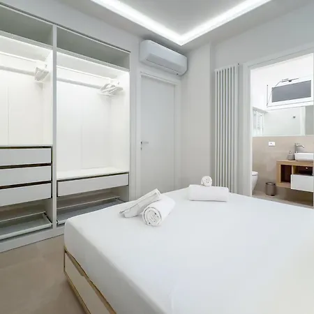 Out Finish Royal Apartman *