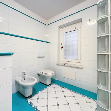 Out Finish Royal Apartman