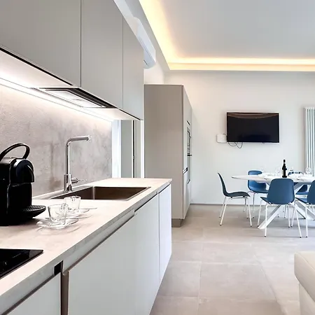 Apartman Out Finish Royal