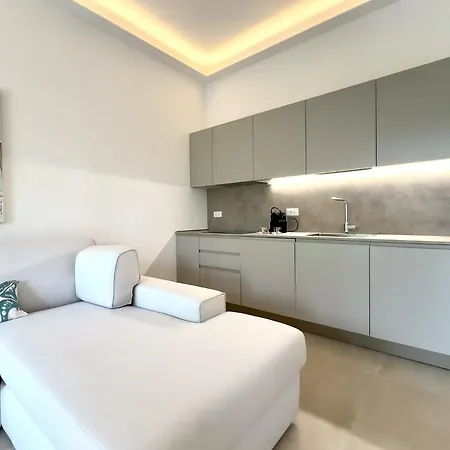 Out Finish Royal Apartment