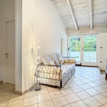 Apartman Out Finish Royal