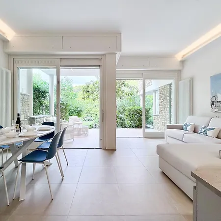 Apartman Out Finish Royal